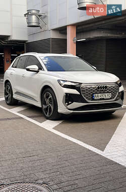 Внедорожник / Кроссовер Audi Q4 e-tron 2024 в 