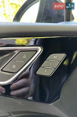 Внедорожник / Кроссовер Audi Q4 e-tron 2021 в 