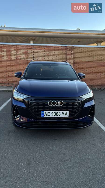 Позашляховик / Кросовер Audi Q4 e-tron 2023 в Кривому Розі