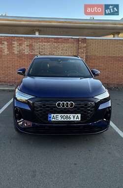 Внедорожник / Кроссовер Audi Q4 e-tron 2023 в 