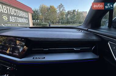 Внедорожник / Кроссовер Audi Q4 e-tron 2023 в 
