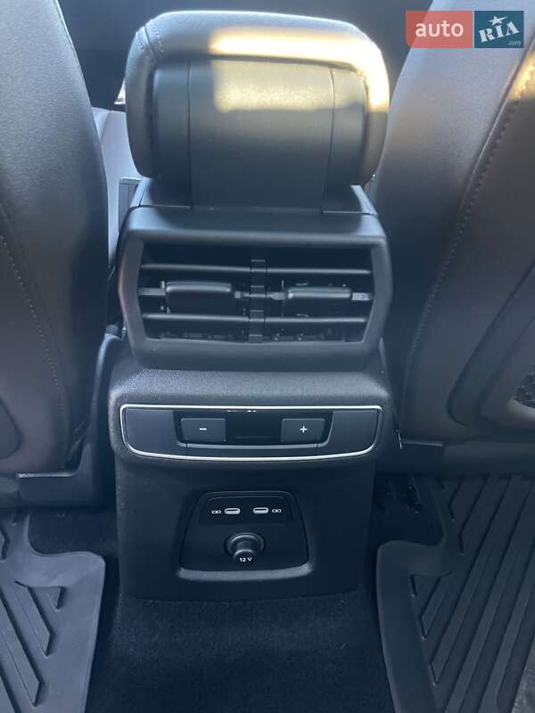 Позашляховик / Кросовер Audi Q4 e-tron 2023 в Кривому Розі