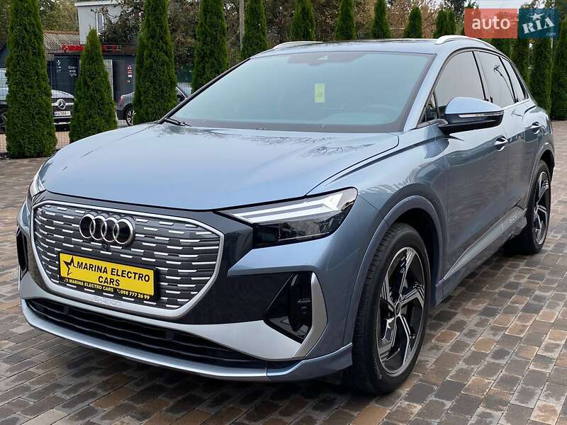 Позашляховик / Кросовер Audi Q4 e-tron 2024 в Погребах