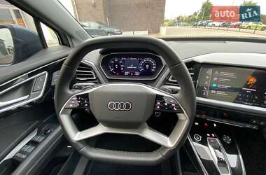 Внедорожник / Кроссовер Audi Q4 e-tron 2024 в 
