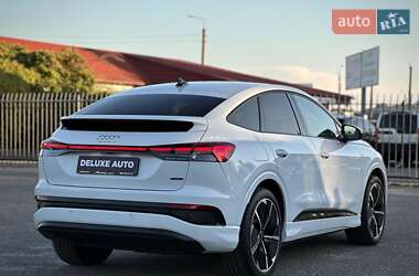 Позашляховик / Кросовер Audi Q4 e-tron 2021 в 
