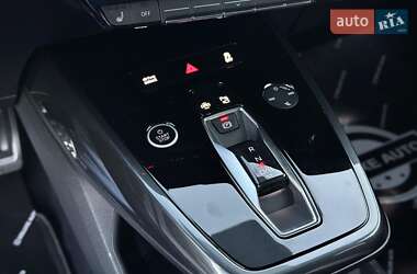 Позашляховик / Кросовер Audi Q4 e-tron 2021 в 