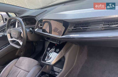 Позашляховик / Кросовер Audi Q4 e-tron 2023 в 