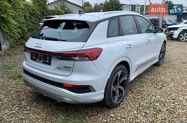 Позашляховик / Кросовер Audi Q4 e-tron 2023 в 