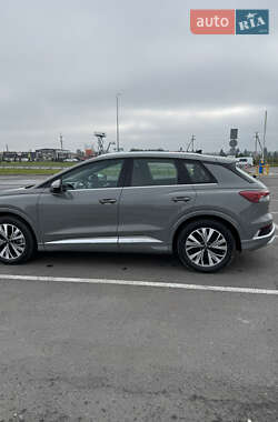 Позашляховик / Кросовер Audi Q4 e-tron 2022 в 