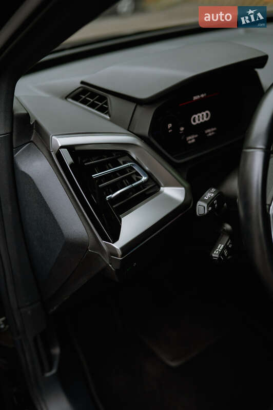 Внедорожник / Кроссовер Audi Q4 e-tron 2022 в Ирпене