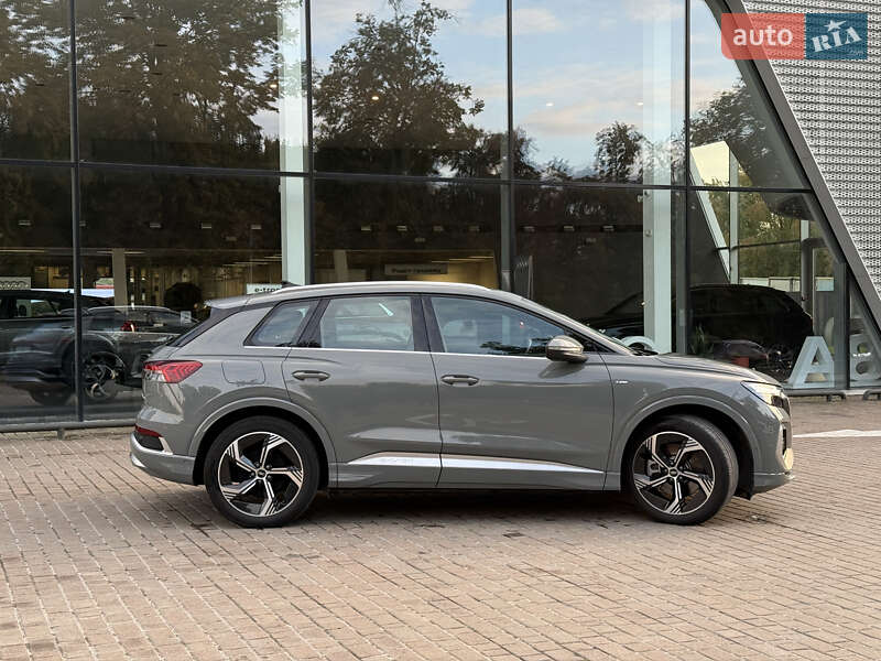 Позашляховик / Кросовер Audi Q4 e-tron 2023 в Львові