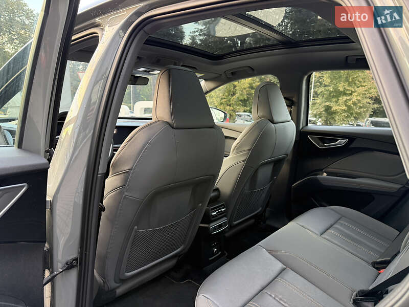Позашляховик / Кросовер Audi Q4 e-tron 2023 в Львові