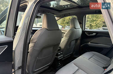 Внедорожник / Кроссовер Audi Q4 e-tron 2023 в 