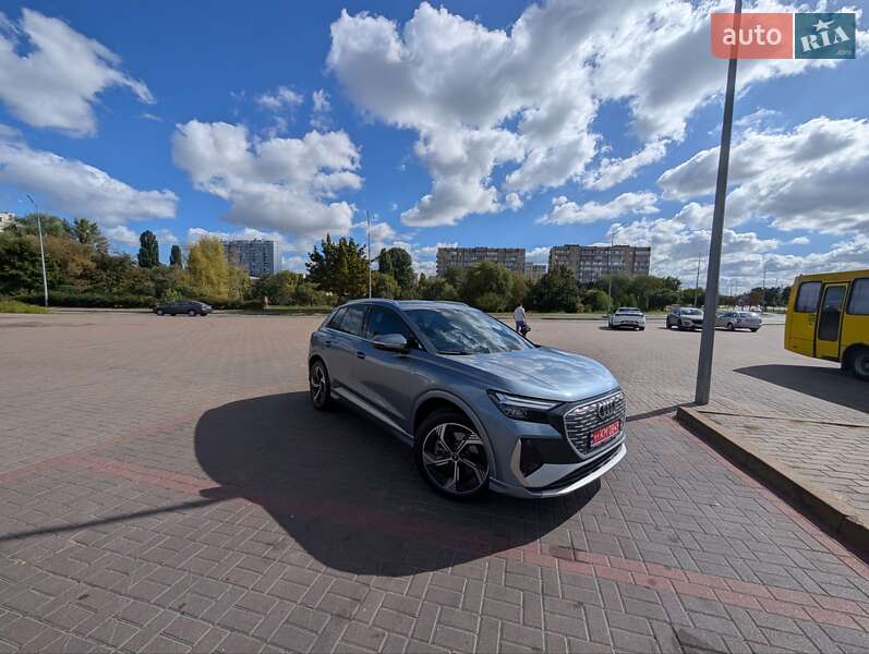 Позашляховик / Кросовер Audi Q4 e-tron 2024 в Києві