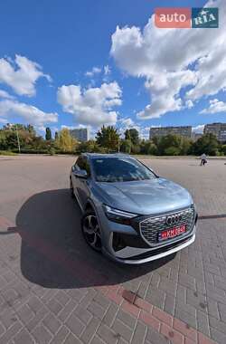 Внедорожник / Кроссовер Audi Q4 e-tron 2024 в 