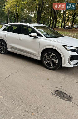 Позашляховик / Кросовер Audi Q4 e-tron 2023 в  фото 2 Позашляховик / Кросовер Audi Q4 e-tron 2023 в