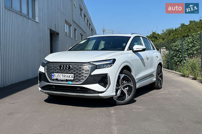 Позашляховик / Кросовер Audi Q4 e-tron 2023 в 