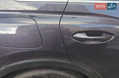 Внедорожник / Кроссовер Audi Q4 e-tron 2022 в 