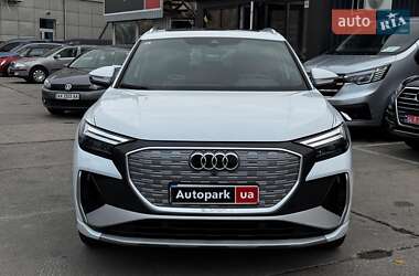 Позашляховик / Кросовер Audi Q4 e-tron 2023 в 