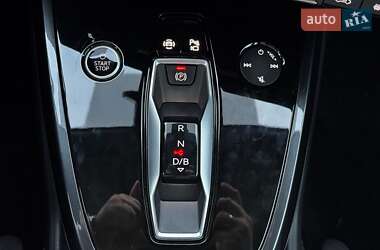 Позашляховик / Кросовер Audi Q4 e-tron 2023 в 