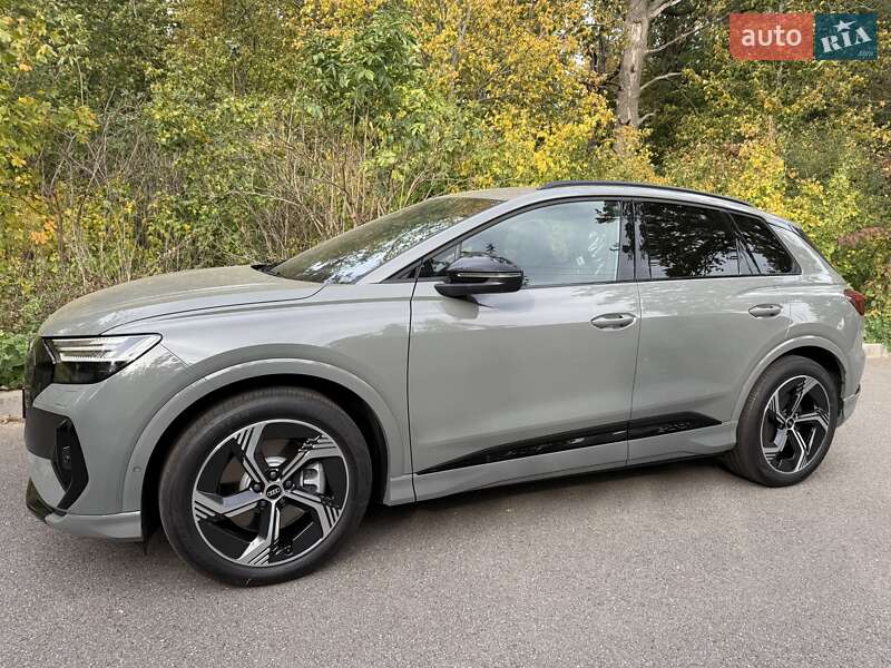 Внедорожник / Кроссовер Audi Q4 e-tron 2025 в 