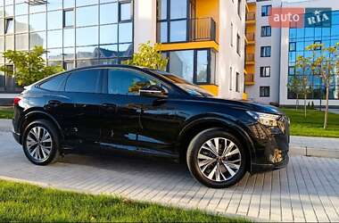 Внедорожник / Кроссовер Audi Q4 e-tron 2022 в 
