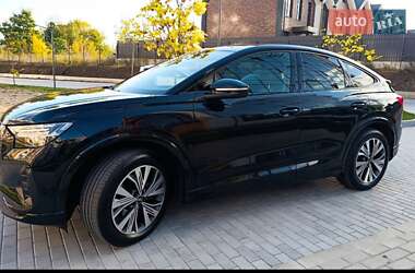 Внедорожник / Кроссовер Audi Q4 e-tron 2022 в 