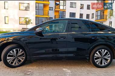 Внедорожник / Кроссовер Audi Q4 e-tron 2022 в 