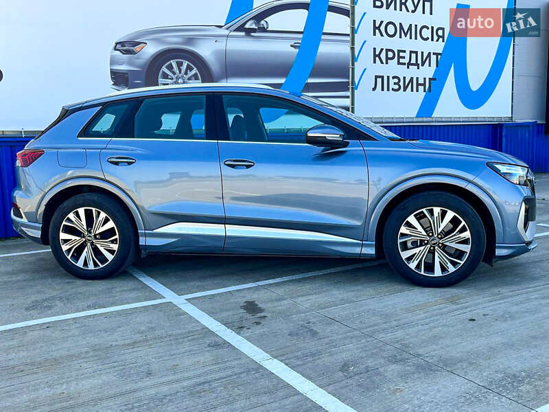 Позашляховик / Кросовер Audi Q4 e-tron 2023 в Києві