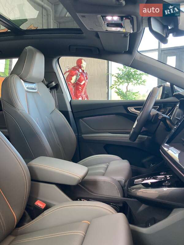 Внедорожник / Кроссовер Audi Q4 e-tron 2023 в Львове