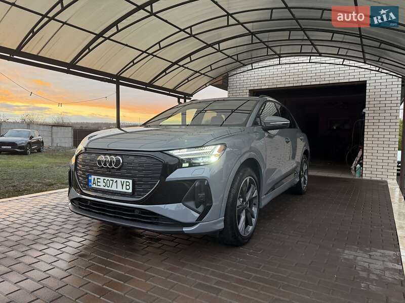Внедорожник / Кроссовер Audi Q4 e-tron 2024 в Днепре