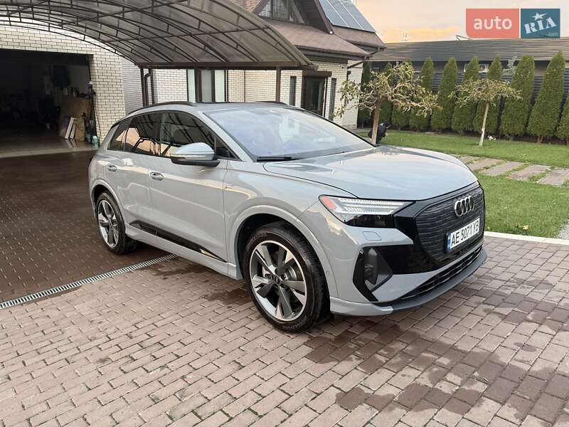 Внедорожник / Кроссовер Audi Q4 e-tron 2024 в Днепре