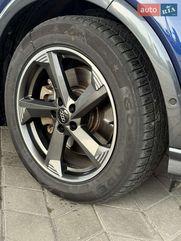 Позашляховик / Кросовер Audi Q4 e-tron 2021 в Золотоноші