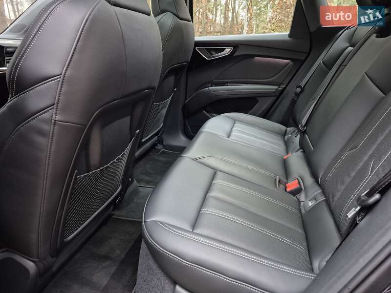 Позашляховик / Кросовер Audi Q4 e-tron 2024 в Шевченкове