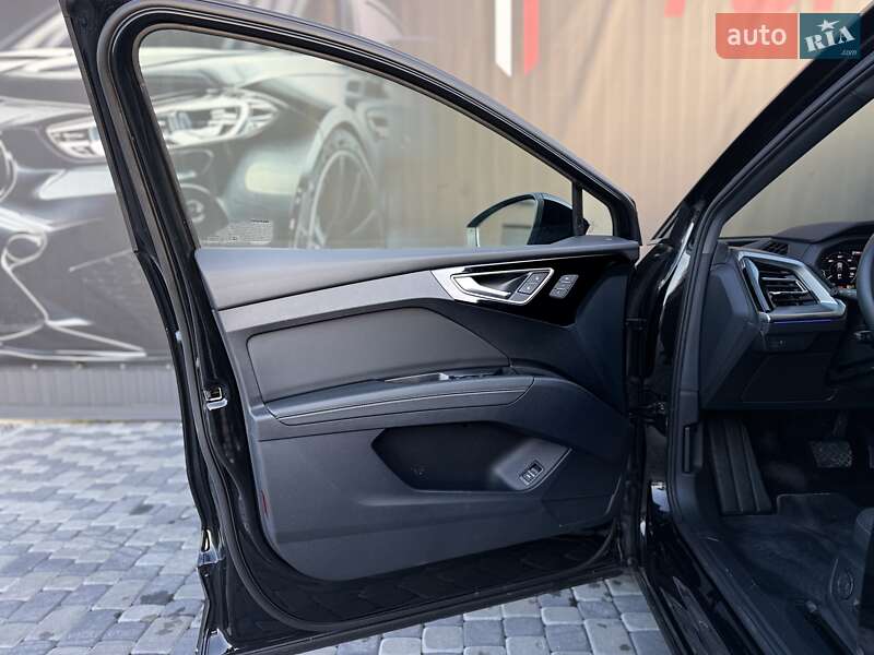 Позашляховик / Кросовер Audi Q4 e-tron 2024 в Львові