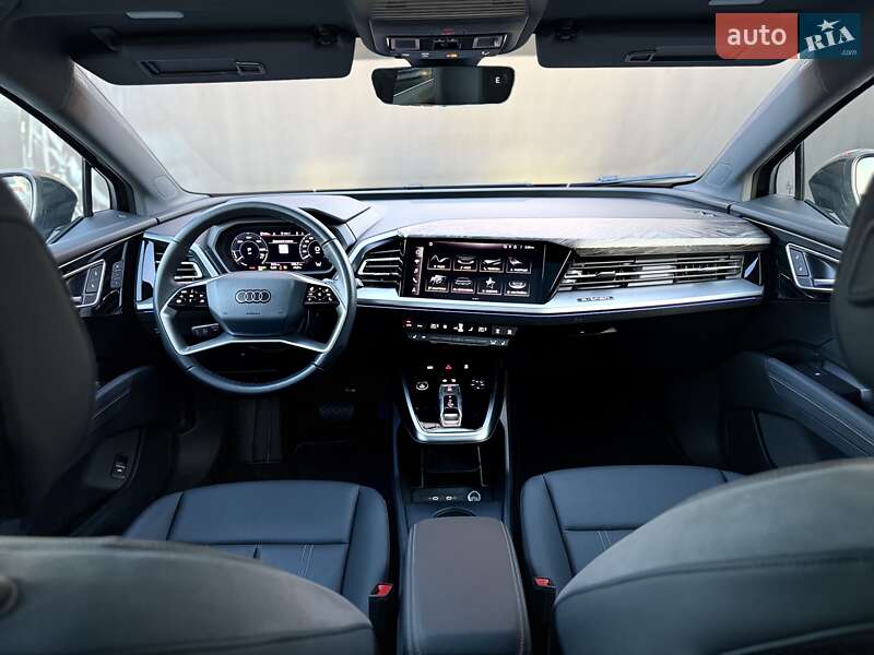 Позашляховик / Кросовер Audi Q4 e-tron 2024 в Львові