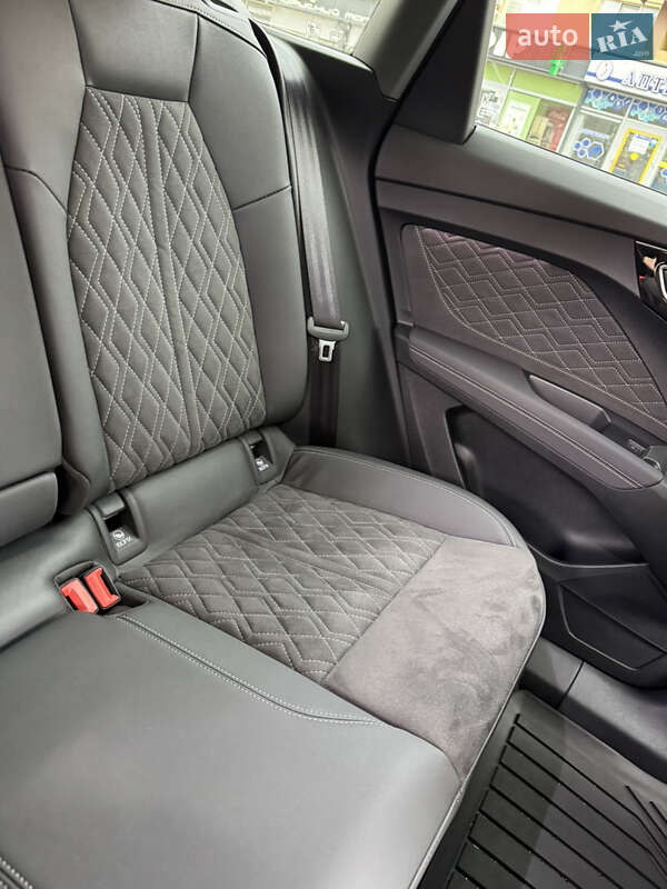 Позашляховик / Кросовер Audi Q4 e-tron 2023 в Ужгороді фото 7 Позашляховик / Кросовер Audi Q4 e-tron 2023 в Ужгороді