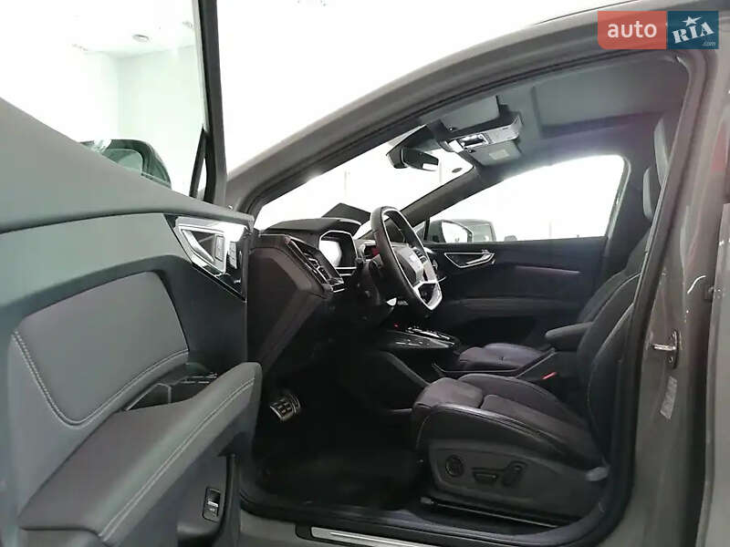 Позашляховик / Кросовер Audi Q4 e-tron 2023 в Києві