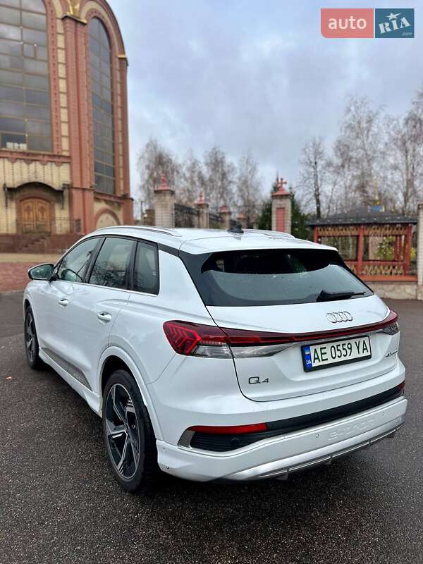 Позашляховик / Кросовер Audi Q4 e-tron 2023 в Кривому Розі
