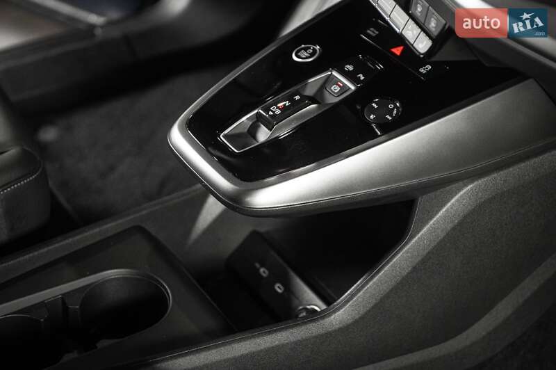 Позашляховик / Кросовер Audi Q4 e-tron 2021 в Одесі
