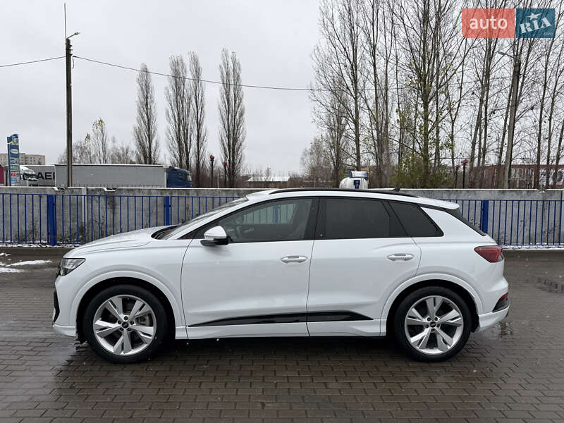 Позашляховик / Кросовер Audi Q4 e-tron 2021 в Луцьку
