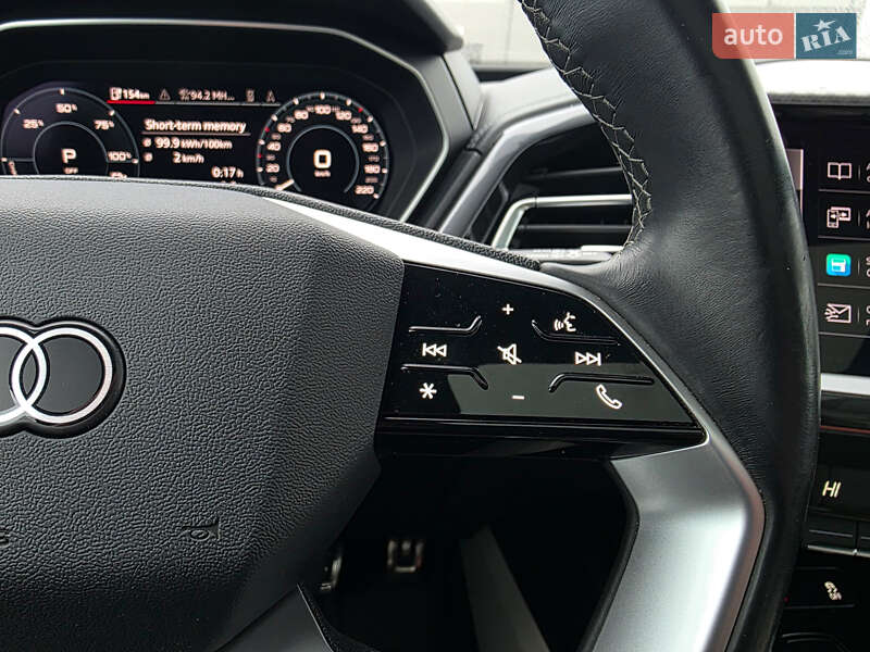 Позашляховик / Кросовер Audi Q4 e-tron 2022 в Києві