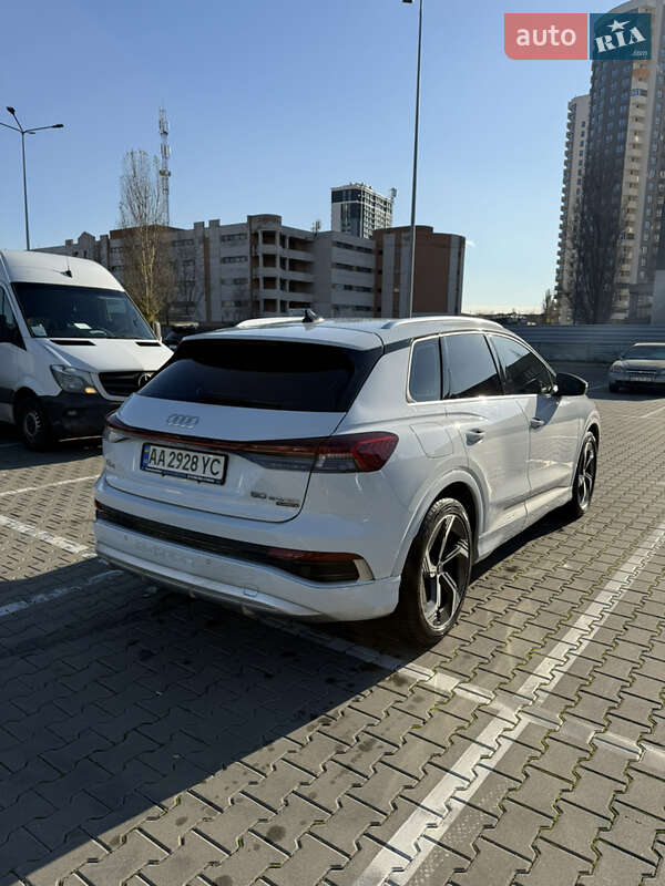 Позашляховик / Кросовер Audi Q4 e-tron 2022 в Києві