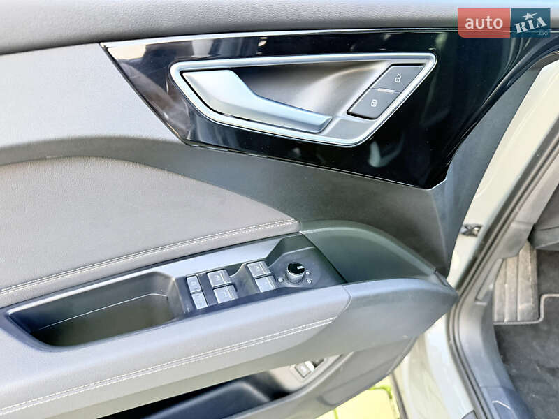 Позашляховик / Кросовер Audi Q4 e-tron 2023 в Одесі