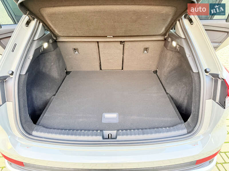 Позашляховик / Кросовер Audi Q4 e-tron 2023 в Одесі