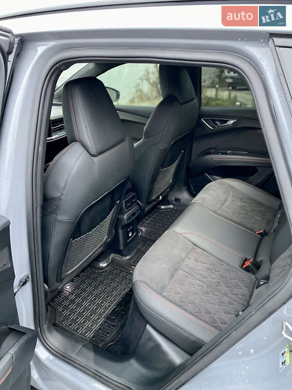 Внедорожник / Кроссовер Audi Q4 e-tron 2023 в Киеве