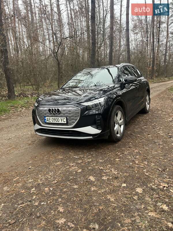 Позашляховик / Кросовер Audi Q4 e-tron 2022 в Дніпрі
