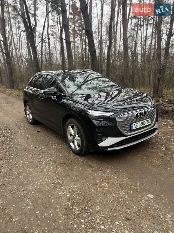 Позашляховик / Кросовер Audi Q4 e-tron 2022 в Дніпрі