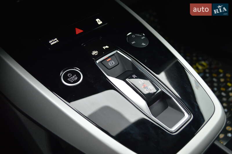 Внедорожник / Кроссовер Audi Q4 e-tron 2022 в Одессе