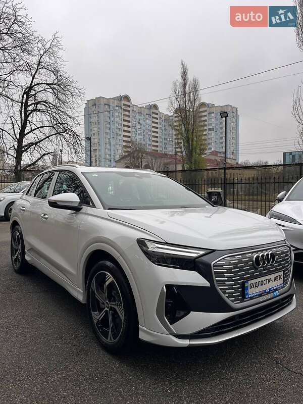 Позашляховик / Кросовер Audi Q4 e-tron 2023 в Києві